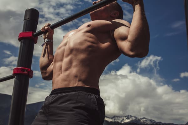Living in a compact Singaporean home? Discover effective calisthenics exercises you can do in limited spaces to build strength, improve fitness, and maximize your workout without needing bulky equipment.