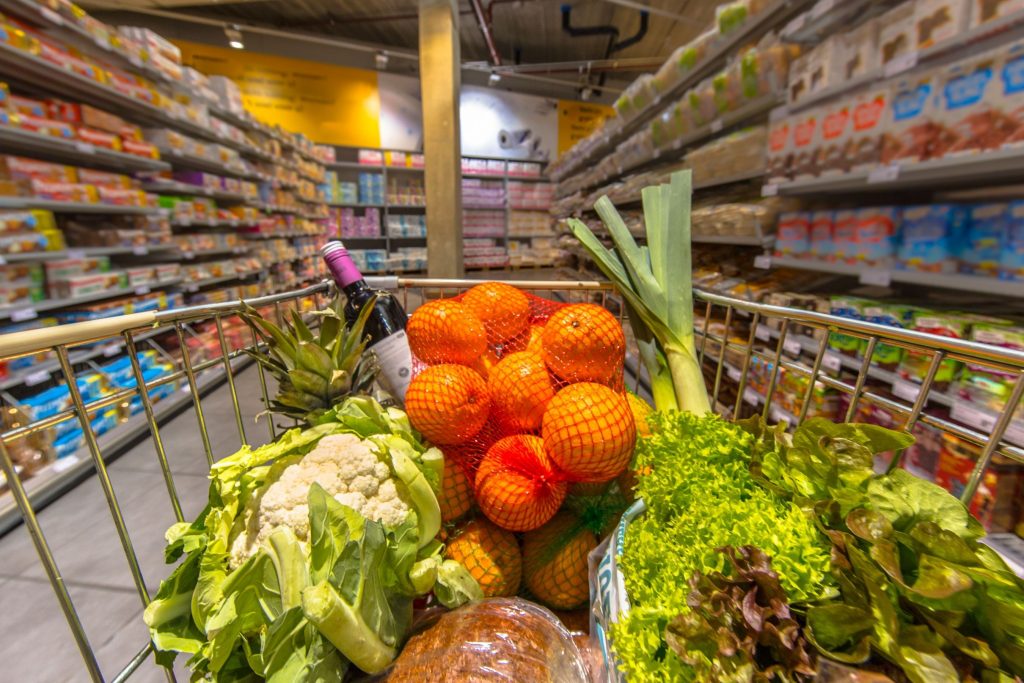 Navigate Singapore's supermarkets like a pro for healthy eating! Learn practical tips to plan, read labels, prioritize whole foods, and resist unhealthy temptations for a nutritious grocery haul.