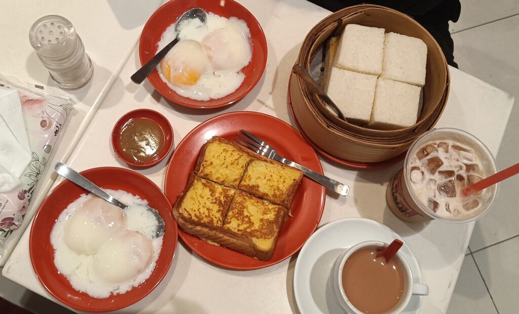 Traditional Singaporean Breakfasts: A Nutritional Breakdown: Analyzing the health aspects of local breakfast staples like kaya toast, nasi lemak, and roti prata.